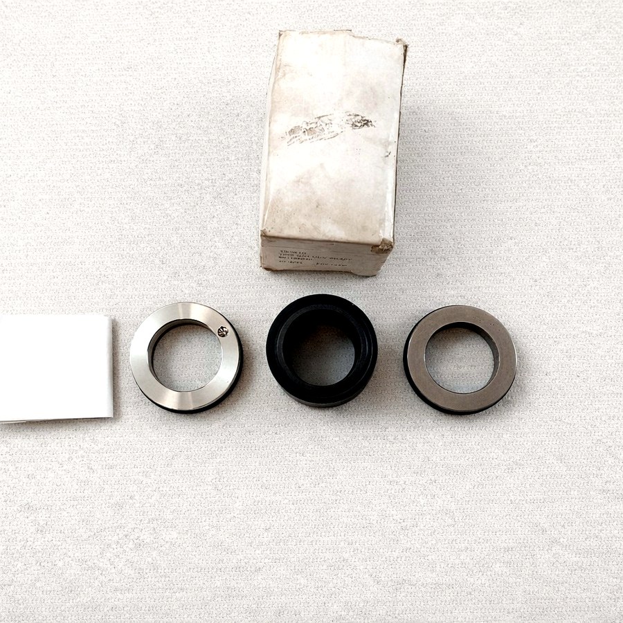 Seal and spacer kit