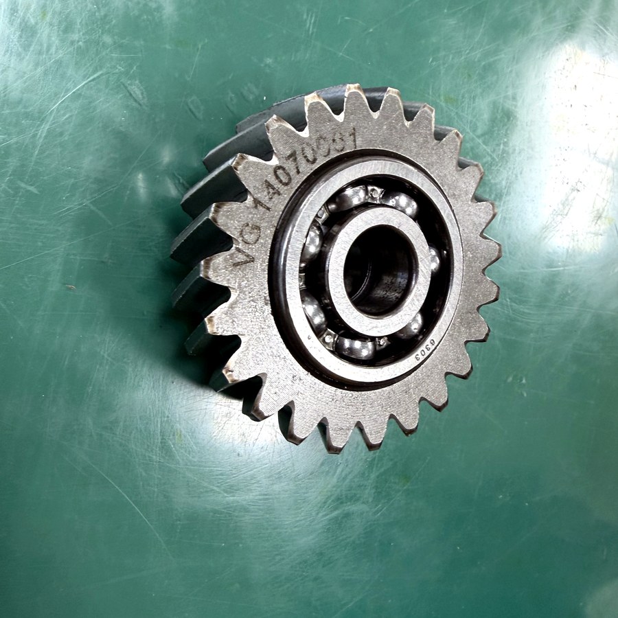 Spur gear